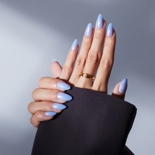 blue nails, blue glazed nails, blue chrome nails, press on nails, sky blue nails, glued on nails，ice blue nails, light blue nails, blue acrylic nails, sky blue nails